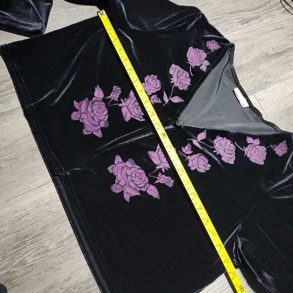 Vintage 90s whimsigoth gothic black velvet and purple rose cardigan XL - Picture 13 of 16